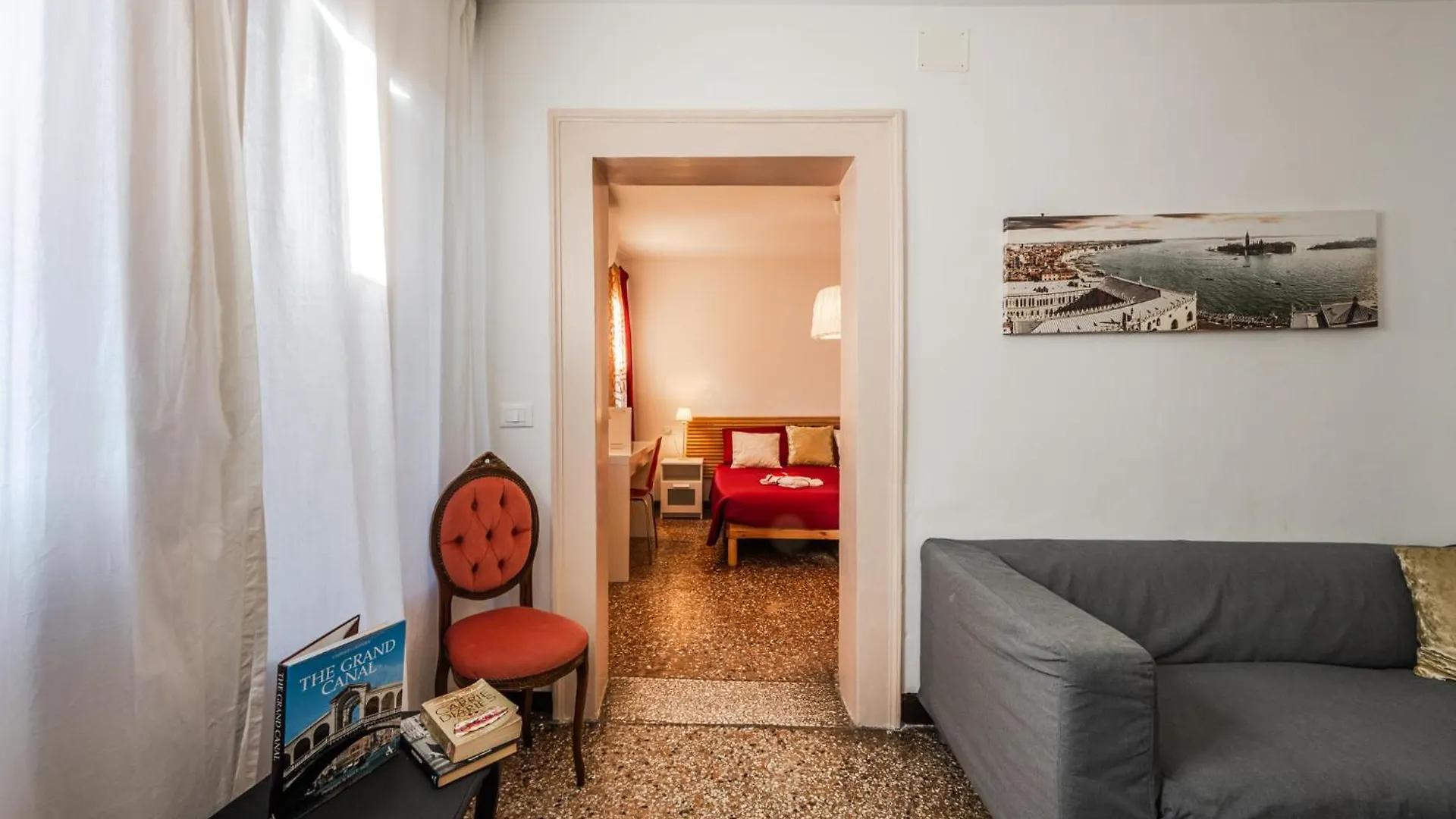 Queen Home Carlotta Venice 0*,  Italy