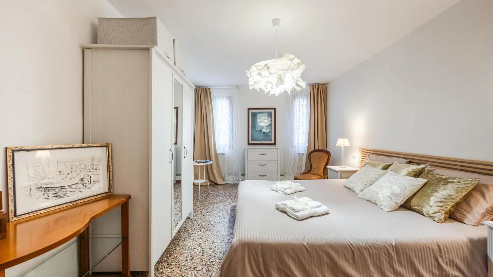 Apartment Queen Home Carlotta Venice