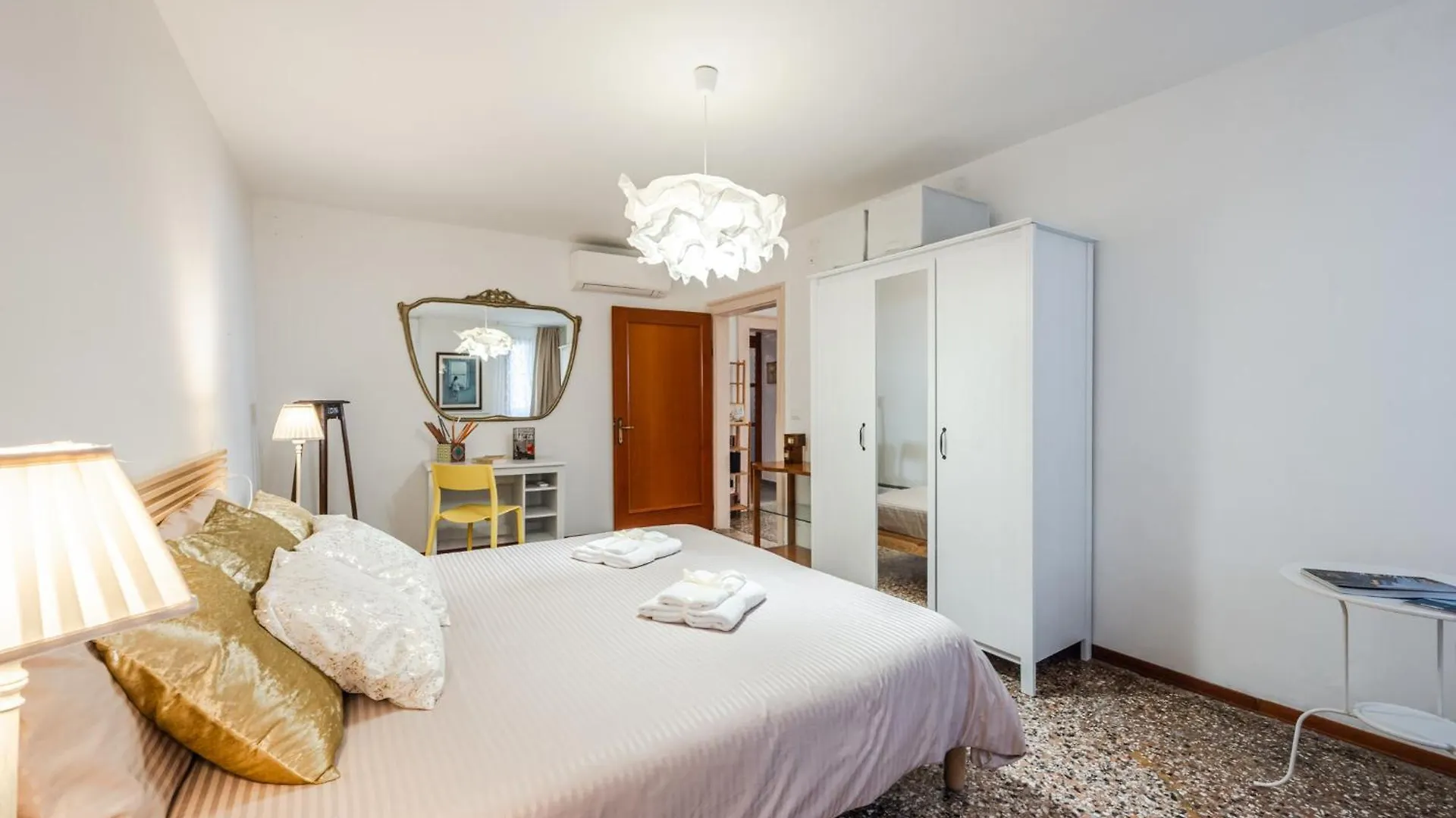 Apartment Queen Home Carlotta Venice